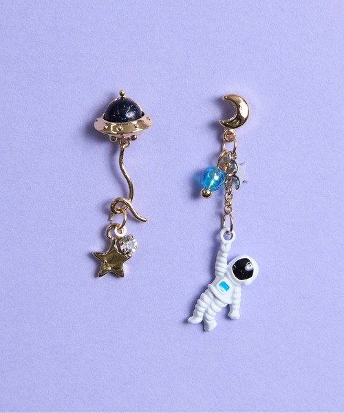 gargle(ガーグル)の「gargle ガーグル:宇宙シリーズ もりもり宇宙 宇宙飛行士 宇宙人 ピアス(ピアス(両耳用)・レディース・グリーン/ホワイト・FREE)」の1枚目の写真