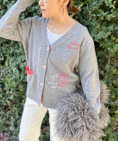 Rie Miller（リエミラー）の「《手洗い可能》ハンド刺繍Vネックカーディガン（カーディガン/ボレロ・レディース・ネイビー/ブルー/ライトグレー・38）」の2枚目の写真