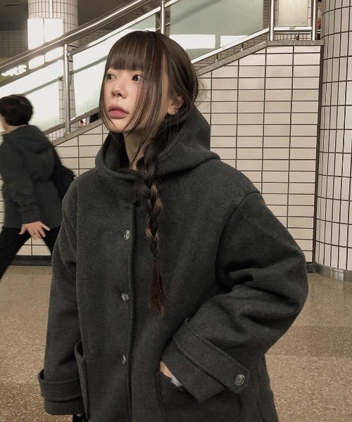 FAVORITO(ファヴォリート)の「フード付きシングルブレストメルトンアウター(チェスターコート・レディース・ダークグレー・F)」の10枚目の写真