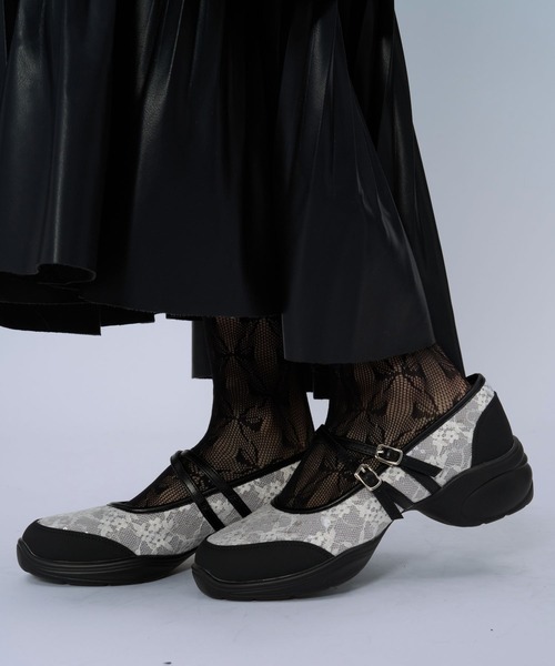 HARE（ハレ）の「バレエライクメリージェーン(HARE)（スニーカー・レディース・ブラック/ホワイト・MEDIUM/LARGE）」の12枚目の写真