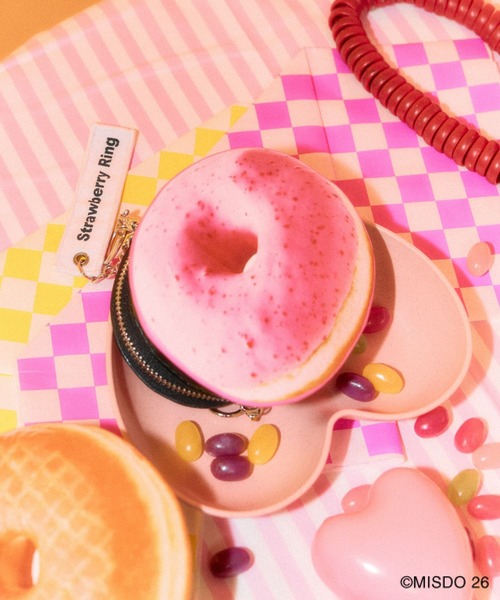 LEPSIM（レプシィム）の「【Mister Donut】ポーチチャーム　627328（ポーチ・レディース・ベージュ/ブラウン/ピンク・ONE SIZE）」の3枚目の写真