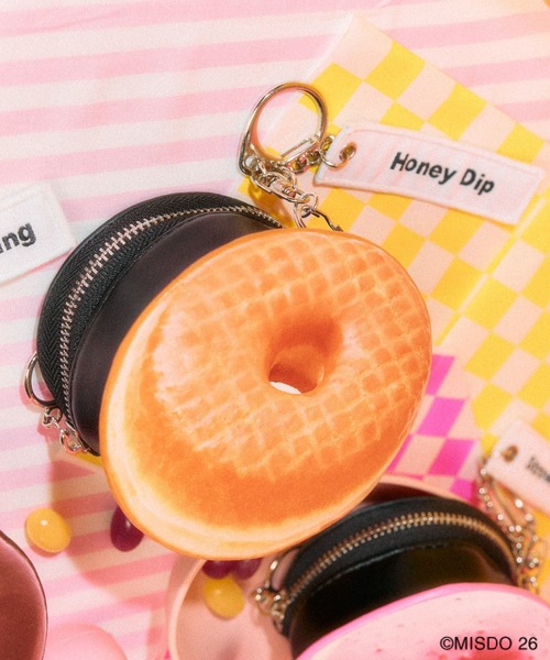 LEPSIM（レプシィム）の「【Mister Donut】ポーチチャーム　627328（ポーチ・レディース・ベージュ/ブラウン/ピンク・ONE SIZE）」の5枚目の写真