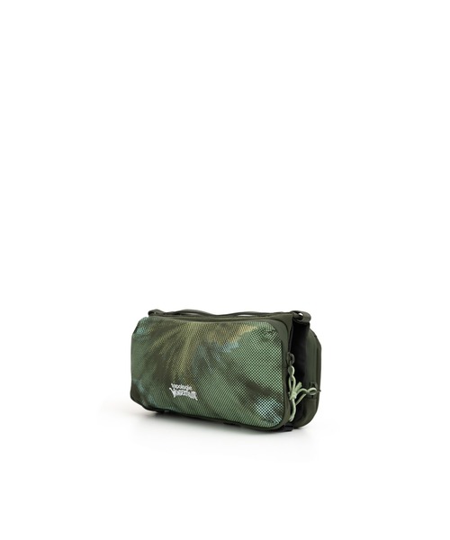Topologie(トポロジー)の「Topologie x Wonderfruit Bottle Sacoche Medium(ショルダーバッグ・レディース・ブラック系/グリーン系2/ピンク系・ONE SIZE)」の6枚目の写真