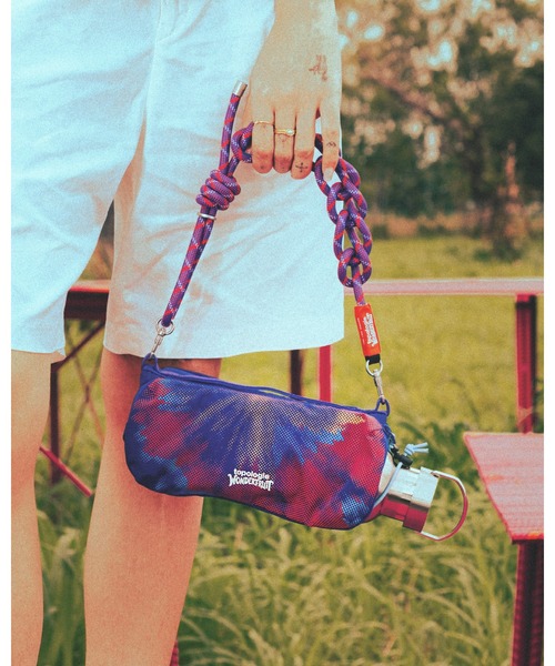 Topologie(トポロジー)の「Topologie x Wonderfruit Bottle Sacoche Medium(ショルダーバッグ・レディース・ブラック系/グリーン系2/ピンク系・ONE SIZE)」の12枚目の写真
