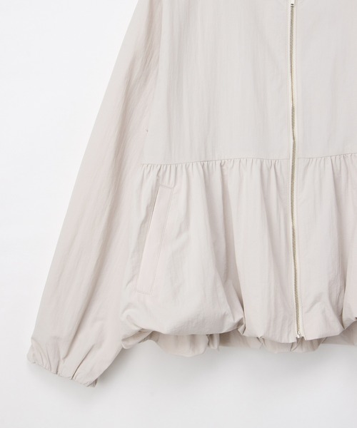 Honeys(ハニーズ)の「【非フッ素撥水加工】裾バルーンブルゾン(ブルゾン・レディース・ベージュ/ブラック/スモーキーグリーン系/アイボリー・LL/L/S/M)」の21枚目の写真