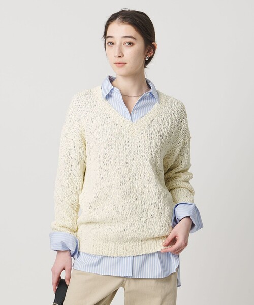 UNITED ARROWS（ユナイテッドアローズ）の「カラーミックス Vネックニット（ニット/セーター・レディース・オフホワイト/ダークブラウン/ライトピンク・FREE）」の2枚目の写真