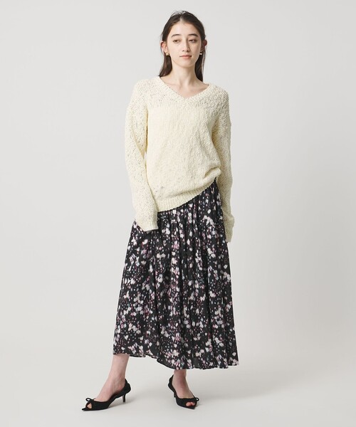 UNITED ARROWS（ユナイテッドアローズ）の「カラーミックス Vネックニット（ニット/セーター・レディース・オフホワイト/ダークブラウン/ライトピンク・FREE）」の6枚目の写真