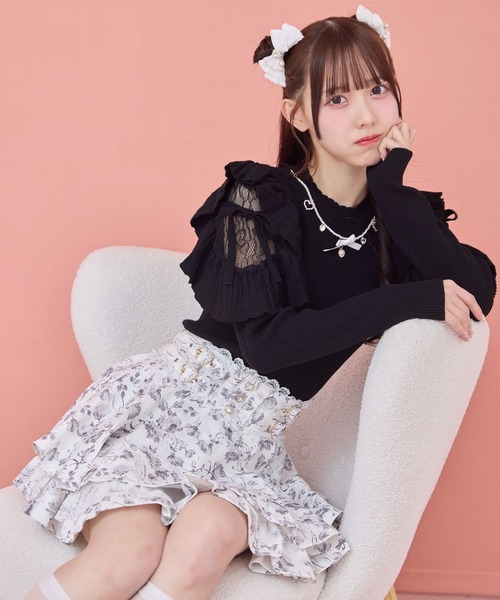 ROJITA(ロジータ)の「ネックレス付肩フリルニット(ニット/セーター・レディース・ブラック/ピンク/ホワイト・FREE)」の6枚目の写真