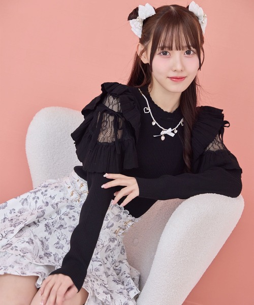 ROJITA(ロジータ)の「ネックレス付肩フリルニット(ニット/セーター・レディース・ブラック/ピンク/ホワイト・FREE)」の8枚目の写真
