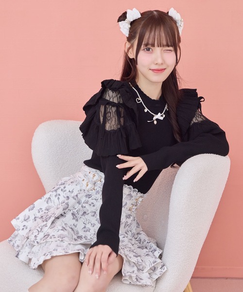 ROJITA(ロジータ)の「ネックレス付肩フリルニット(ニット/セーター・レディース・ブラック/ピンク/ホワイト・FREE)」の9枚目の写真
