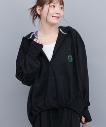 フード付きシャツ