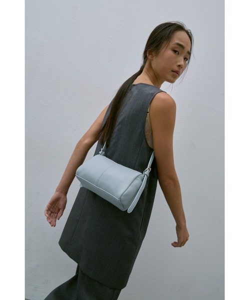 un/neu(アンノイ)の「ソフトコンパクト2WAYスクエアショルダー / ミニペットボトル収納可(ショルダーバッグ・レディース・ホワイト/ブルー/ブラック・FREE)」の5枚目の写真