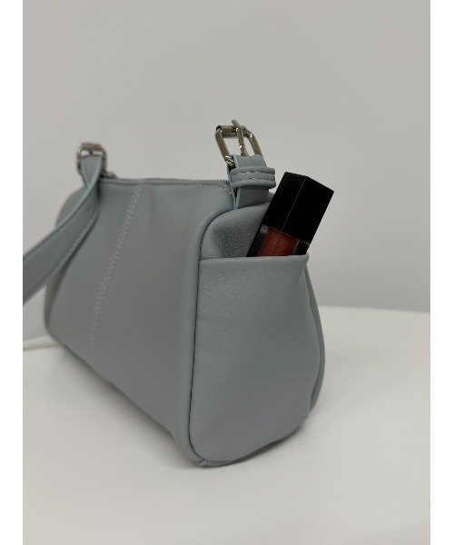 un/neu(アンノイ)の「ソフトコンパクト2WAYスクエアショルダー / ミニペットボトル収納可(ショルダーバッグ・レディース・ホワイト/ブルー/ブラック・FREE)」の12枚目の写真