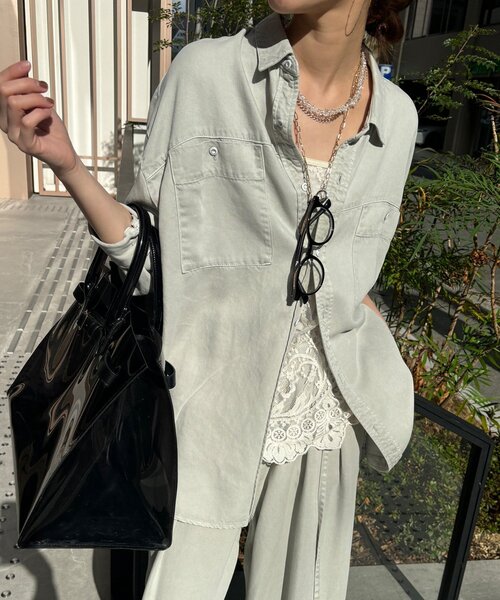 DouDou（ドゥドゥ）の「【セットアップ可能】リヨセルシャツ（シャツ/ブラウス・レディース・ライトグレー/ネイビー/オフホワイト・FREE）」の2枚目の写真