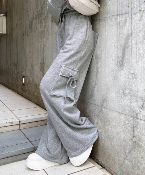INGNI(イング)の「リボン付カーゴスウェットパンツ(カーゴパンツ・レディース・オートミール/グレー/チャコールグレー/ブラック・FREE)」の22枚目の写真