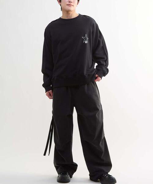 CONVERSE TOKYO(コンバーストウキョウ)の「BACK FLOWER LOGO SWEAT(スウェット・レディース・ブルーグリーン/ブラック/グレー・MEDIUM/SMALL)」の5枚目の写真