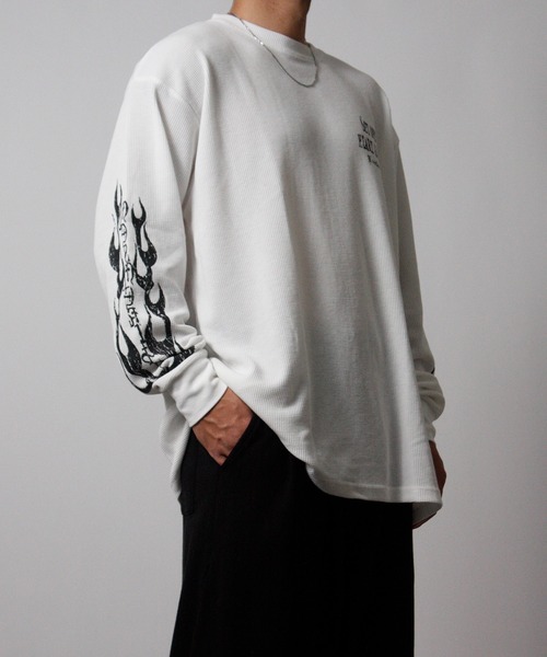 NYLAUS(ナイラス)の「【NYS】クロスロゴ ワッフルロングTシャツ ウイングロゴ トライバルデザイン ロンT 長袖Tシャツ(Tシャツ/カットソー・メンズ・ホワイト系その他/ホワイト/ブラック/ブラック系その他・M/L)」の14枚目の写真