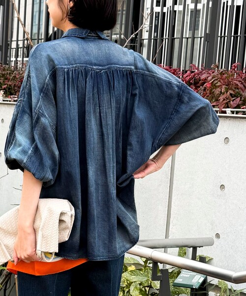MICO COULIER（ミコクリエ）の「シアーデニムドルマンシャツ（シャツ/ブラウス・レディース・ライトブルー/インディゴブルー/グレー・38）」の3枚目の写真
