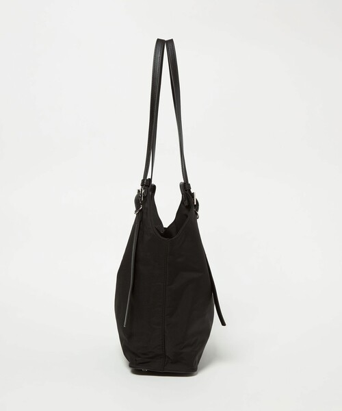 green label relaxing(グリーンレーベルリラクシング)の「【WEB限定】2WAYバックルハンドル トートバッグ / ショルダーバッグ / A4サイズ はっ水(トートバッグ・レディース・ネイビー/ベージュ/ブラック・FREE)」の19枚目の写真