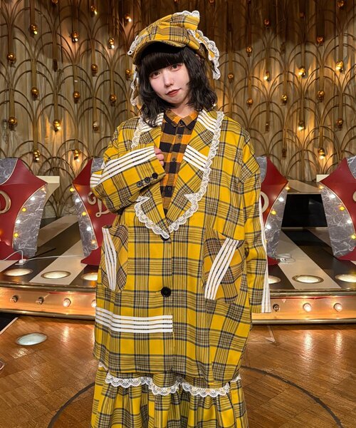 CIAOPANIC（チャオパニック）の「【I’ｍ×CIAOPANIC】キュンを纏うテーラードジャケット（テーラードジャケット・レディース・イエロー/レッド・ONE SIZE）」の2枚目の写真