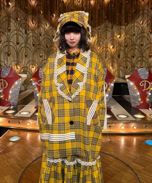 CIAOPANIC（チャオパニック）の「【I’ｍ×CIAOPANIC】キュンを纏うテーラードジャケット（テーラードジャケット・レディース・イエロー/レッド・ONE SIZE）」の6枚目の写真