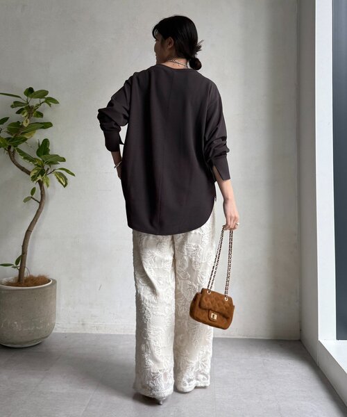 DouDou（ドゥドゥ）の「カットジョーゼットLODEVEロゴTEEブラウス（シャツ/ブラウス・レディース・オフホワイト/チャコールグレー/ネイビー・FREE）」の17枚目の写真