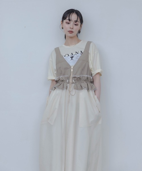 Eimee Law（エイミーロウ）の「ウエストフリルジャンパースカート（ジャンパースカート・レディース・ベージュ/ブラック・FREE）」の3枚目の写真