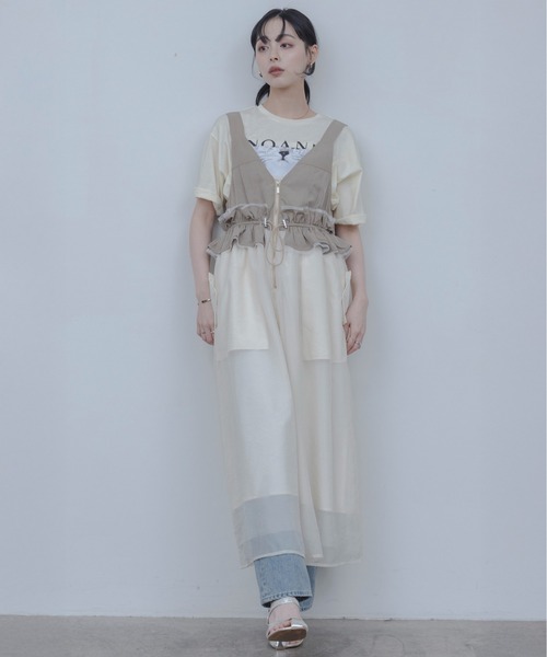 Eimee Law（エイミーロウ）の「ウエストフリルジャンパースカート（ジャンパースカート・レディース・ベージュ/ブラック・FREE）」の4枚目の写真