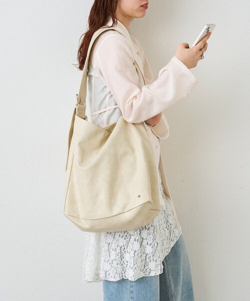mystic(ミスティック)の「チャーム付きベルトショルダーBAG(トートバッグ・レディース・ブラック/オフホワイト/ブラウン・ONE SIZE)」の7枚目の写真