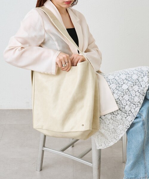 mystic(ミスティック)の「チャーム付きベルトショルダーBAG(トートバッグ・レディース・ブラック/オフホワイト/ブラウン・ONE SIZE)」の8枚目の写真