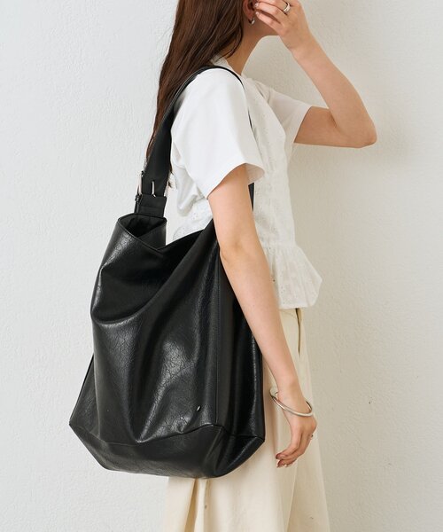 mystic(ミスティック)の「チャーム付きベルトショルダーBAG(トートバッグ・レディース・ブラック/オフホワイト/ブラウン・ONE SIZE)」の10枚目の写真