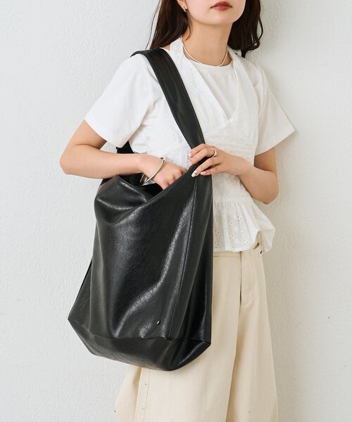 mystic(ミスティック)の「チャーム付きベルトショルダーBAG(トートバッグ・レディース・ブラック/オフホワイト/ブラウン・ONE SIZE)」の11枚目の写真