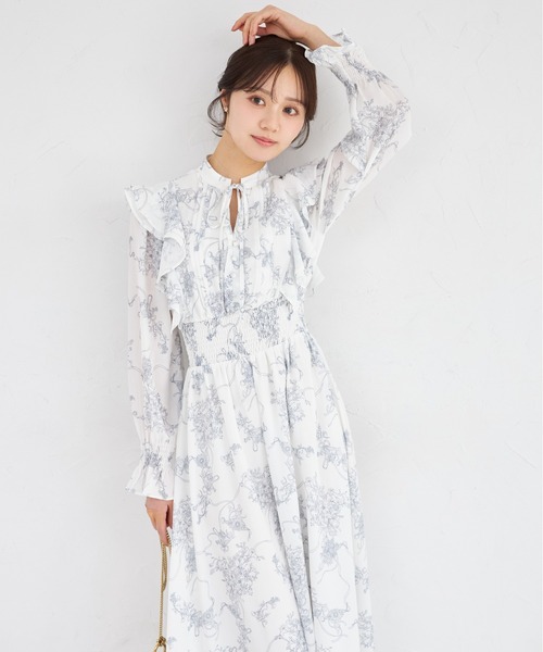 tocco closet(トッコ クローゼット)の「ラインフラワー×リボン柄ラッフルフリルウエストシャーリングワンピース(ワンピース・レディース・オフホワイト/アイボリー・M)」の13枚目の写真