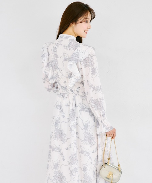 tocco closet(トッコ クローゼット)の「ラインフラワー×リボン柄ラッフルフリルウエストシャーリングワンピース(ワンピース・レディース・オフホワイト/アイボリー・M)」の22枚目の写真