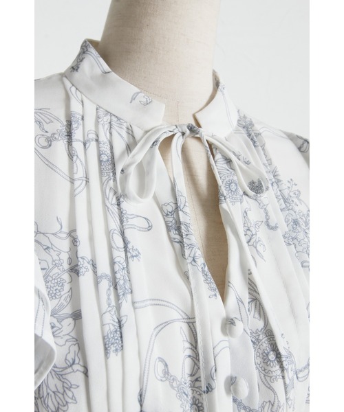 tocco closet(トッコ クローゼット)の「ラインフラワー×リボン柄ラッフルフリルウエストシャーリングワンピース(ワンピース・レディース・オフホワイト/アイボリー・M)」の3枚目の写真