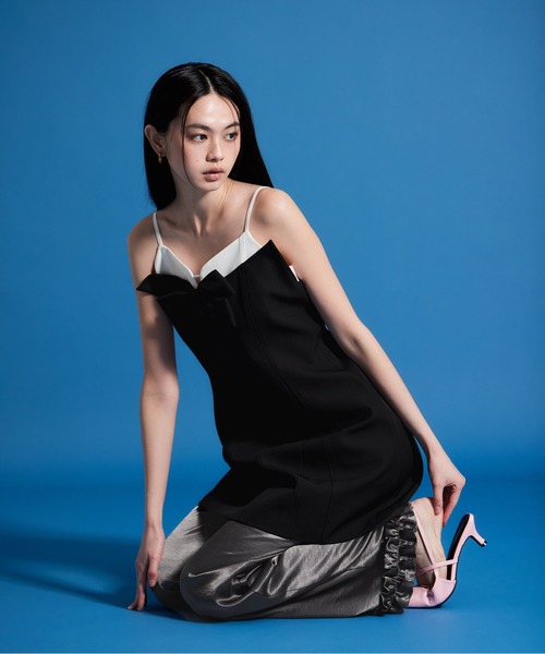 ANDRESD（アンドレスド）の「サテンフリルヘムパンツセットドレス / satin frillhem pants set dress（パンツドレス・レディース・グレー/ネイビー/ブラック・L/M/S）」の21枚目の写真