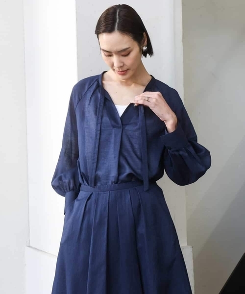 MICHEL KLEIN（ミッシェル・クラン）の「[セットアップ対応]ライトワッフル細めリボンスキッパーブラウス（シャツ/ブラウス・レディース・ネイビー・38）」の19枚目の写真