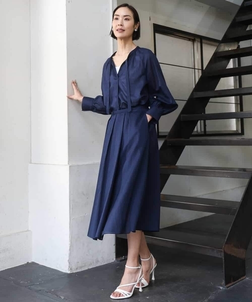 MICHEL KLEIN（ミッシェル・クラン）の「[セットアップ対応]ライトワッフル細めリボンスキッパーブラウス（シャツ/ブラウス・レディース・ネイビー・38）」の3枚目の写真