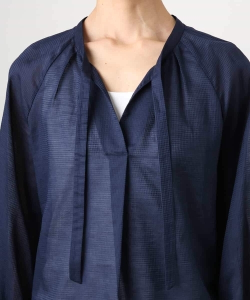 MICHEL KLEIN（ミッシェル・クラン）の「[セットアップ対応]ライトワッフル細めリボンスキッパーブラウス（シャツ/ブラウス・レディース・ネイビー・38）」の12枚目の写真