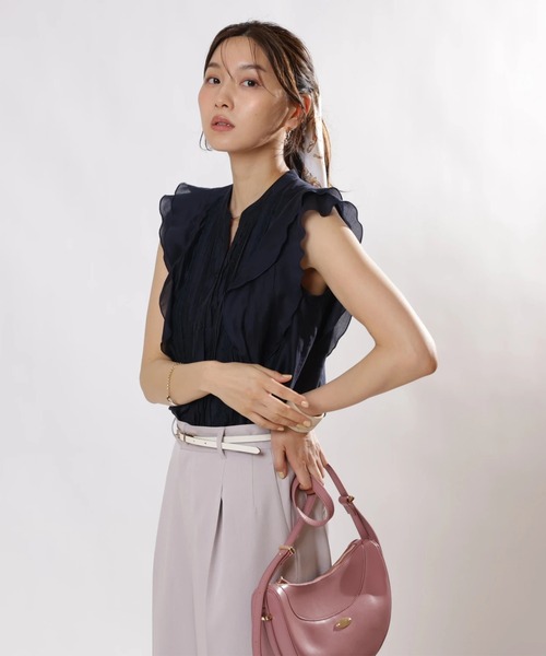 JUSGLITTY（ジャスグリッティー）の「ピンタックレーステープブラウス（シャツ/ブラウス・レディース・オフホワイト/ネイビー/ピンク・1/2）」の7枚目の写真