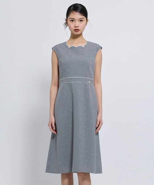 TOCCA（トッカ）の「FLORAL SILHOUETTE ドレス（ワンピース・レディース・ブルー系/グレー系・0/2/4/6）」の2枚目の写真