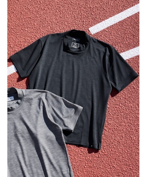 MIZUNO(ミズノ )の「【Mizuno | AOURE】DYNAMOTION FIT MOCK NECK TEE SS(Tシャツ/カットソー・メンズ・ブラック/グレー・SMALL/MEDIUM/LARGE/X-LARGE)」の1枚目の写真