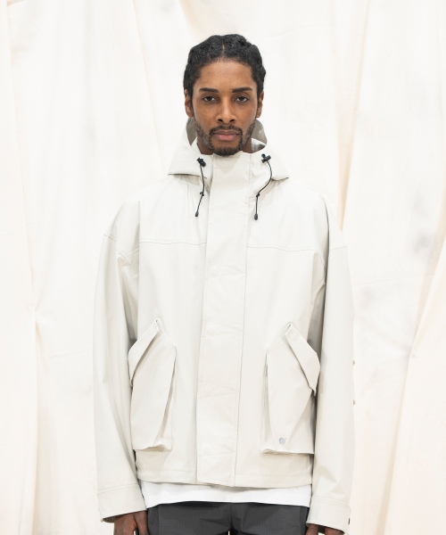 KALAPATTHAR（カラパタール）の「3 LAYER HARD SHELL SHORT-JACKET - IVORY（ナイロンジャケット・メンズ・その他・SMALL/MEDIUM/LARGE）」の2枚目の写真