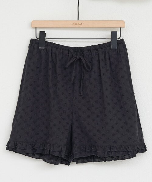 DISCOAT（ディスコート）の「【umm.】花柄刺繍ショートパンツ（その他パンツ・レディース・ブラック/オフホワイト・FREE）」の2枚目の写真