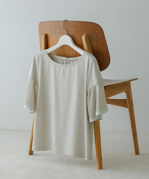 Andemiu(アンデミュウ)の「ソデフハクカットソー659216(Tシャツ/カットソー・レディース・ライトグレー/ブラック/オフホワイト/サーモンピンク・FREE)」の4枚目の写真