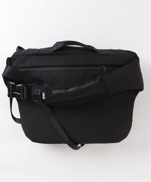 CMF OUTDOOR GARMENT（シーエムエフアウトドアガーメント）の「CMF OUTDOOR GARMENT/シーエムエフ アウトドアガーメント　MESSENGER BAG BALLISTIC メッセンジャーバッグ CMF2601-AC11（ショルダーバッグ・メンズ・ブラック/グレー・F）」の4枚目の写真