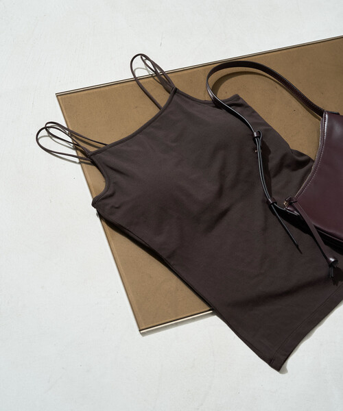 FREAK'S STORE（フリークスストア）の「限定展開　<抗菌防臭・接触冷感・UVカット>バンブー カップ 付き キャミソール（キャミソール・レディース・ベージュ/ブラック/ブルー/オフホワイト/レッド/ブラウン・ﾌﾘ-）」の4枚目の写真