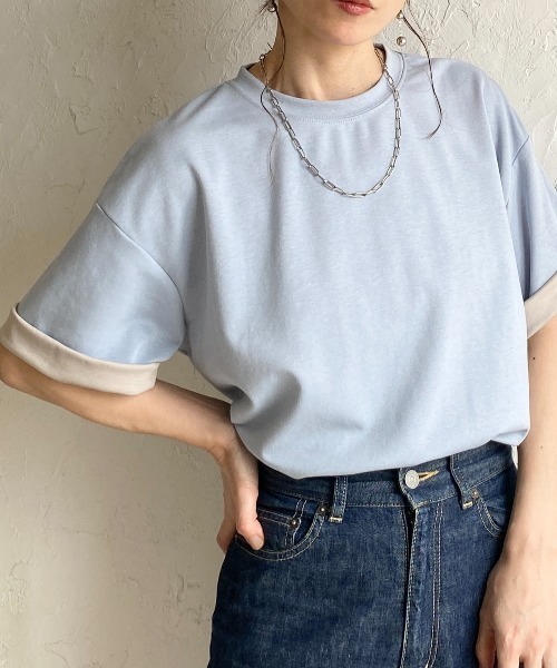 She's Closet(シーズクローゼット)の「半袖 バイカラー配色 袖ロールアップ Tシャツ(Tシャツ/カットソー・レディース・ブラック/グレー/ブルー/オフホワイト・FREE)」の4枚目の写真