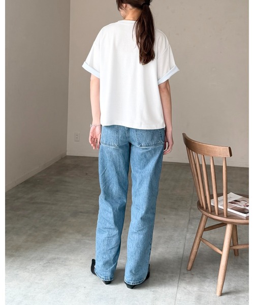 She's Closet(シーズクローゼット)の「半袖 バイカラー配色 袖ロールアップ Tシャツ(Tシャツ/カットソー・レディース・ブラック/グレー/ブルー/オフホワイト・FREE)」の5枚目の写真