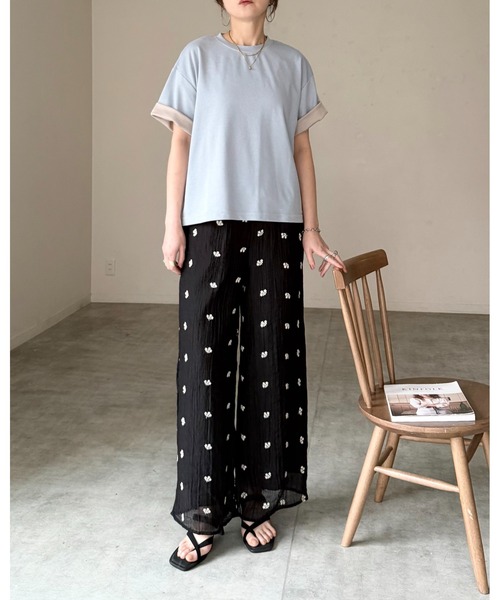 She's Closet(シーズクローゼット)の「半袖 バイカラー配色 袖ロールアップ Tシャツ(Tシャツ/カットソー・レディース・ブラック/グレー/ブルー/オフホワイト・FREE)」の8枚目の写真
